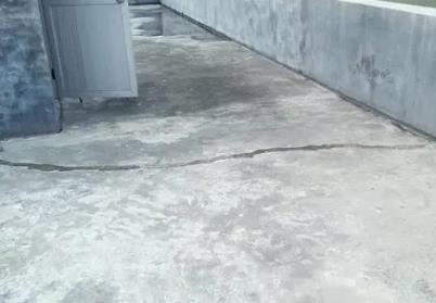 玛沁楼顶漏水维修公司分享下如何解决卫生间隐蔽部位漏水的问题?